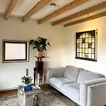 The Grutto, Private 25 Min From Center Aparthotel