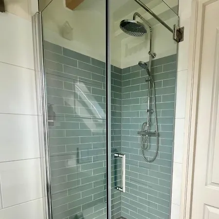 The Grutto, Private 25 Min From Center Apart-hotel